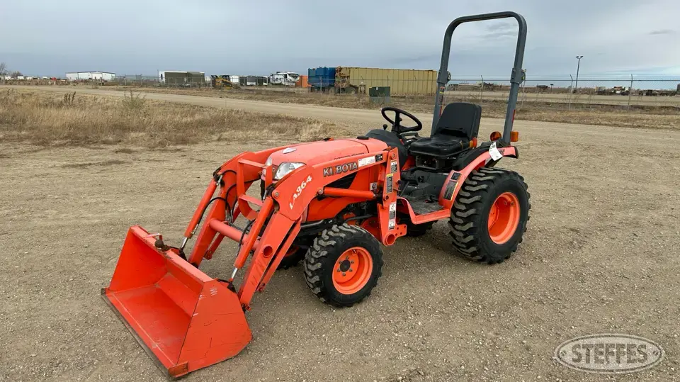 Kubota B2920 MFWD Tractor