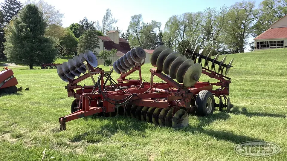 International 475 Disc