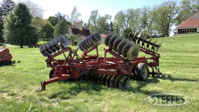 International 475