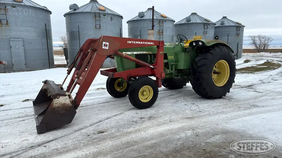1969 John Deere 4020 2WD Tractor