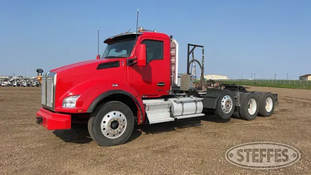 2023 Kenworth T880