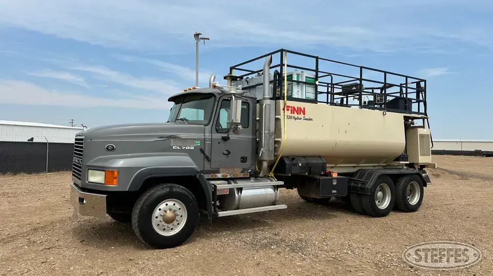 2005 Mack CL733 Specialty Truck