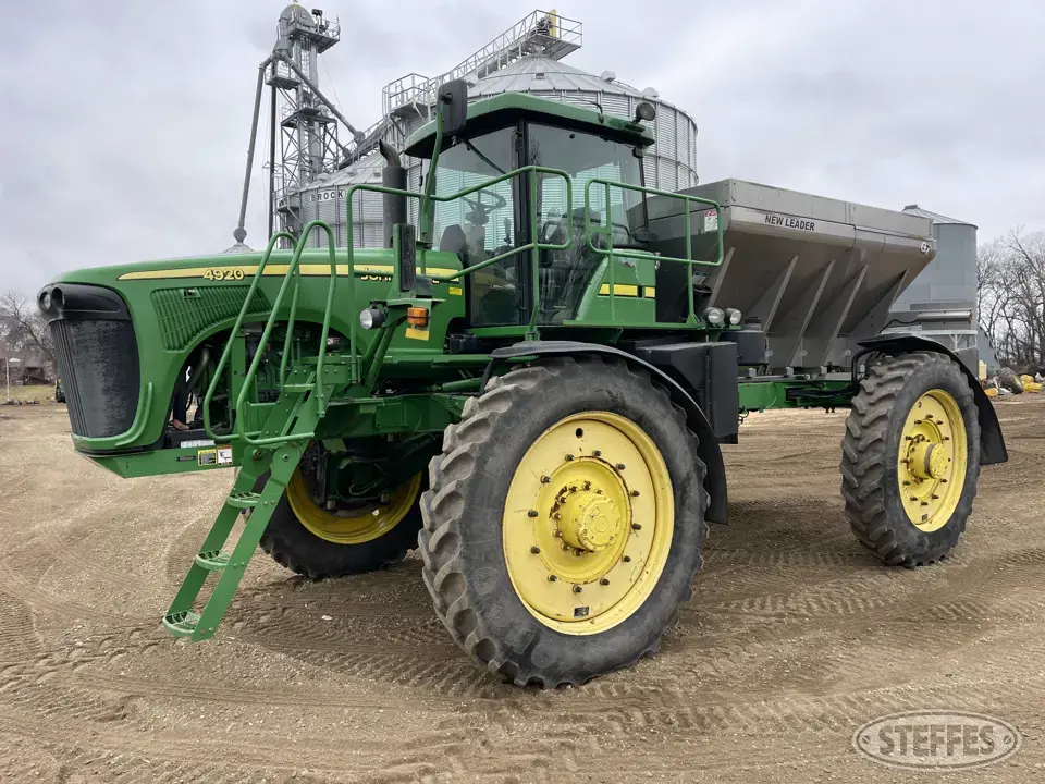 2006 John Deere 4920 Self-Propelled Sprayer