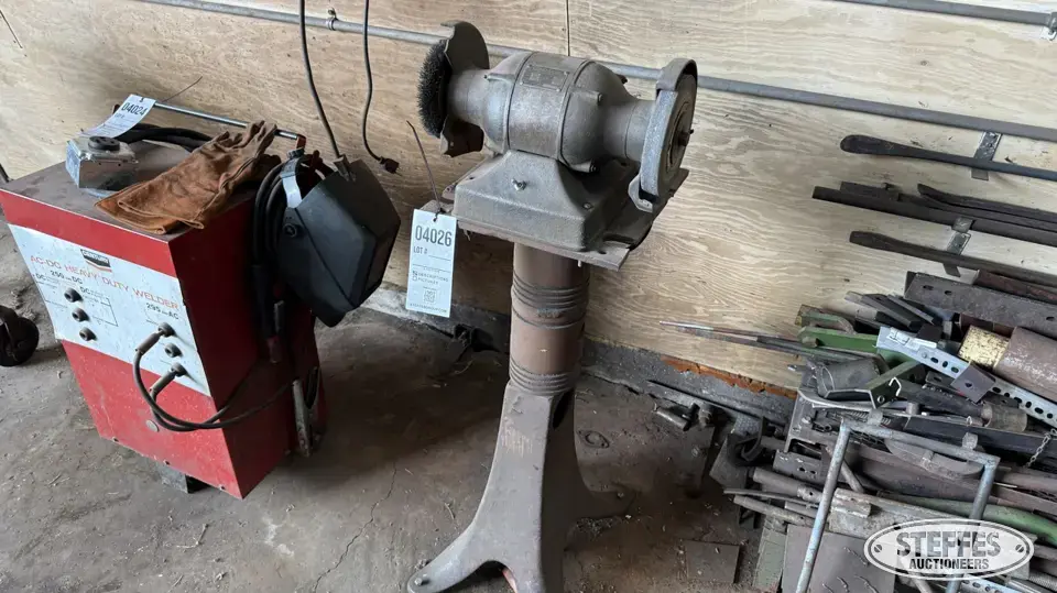 Craftsman bench grinder Shop Equipment-Other