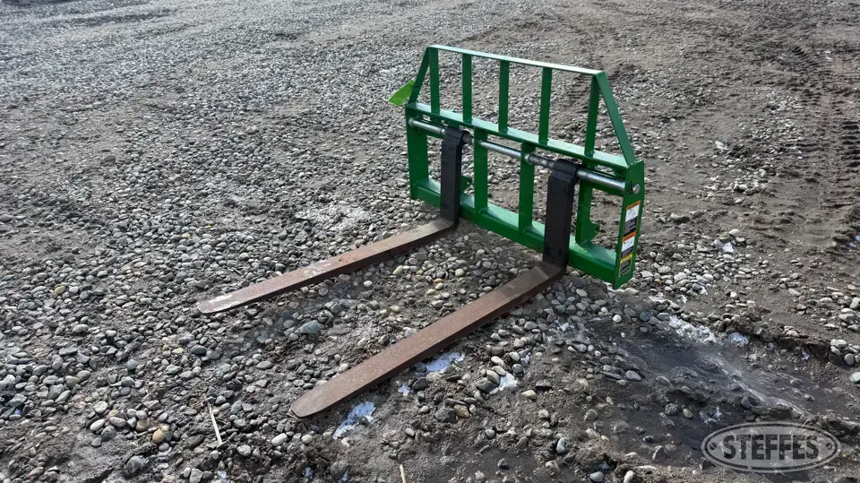 Frontier pallet forks Tractor Loaders and Attachment