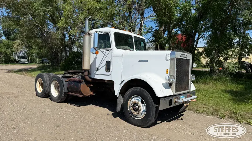 1983 Freightliner FLC120 Conventional Truck without Sleeper