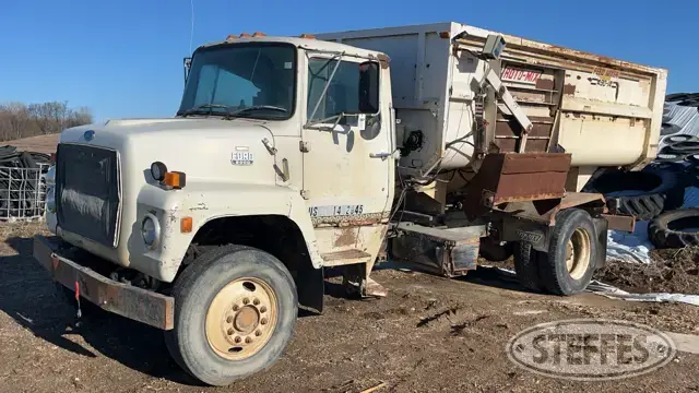 1985 Ford 8000