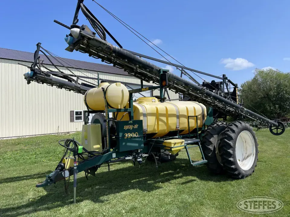 2001 Spray-Air 3200 Pull-Type Sprayer