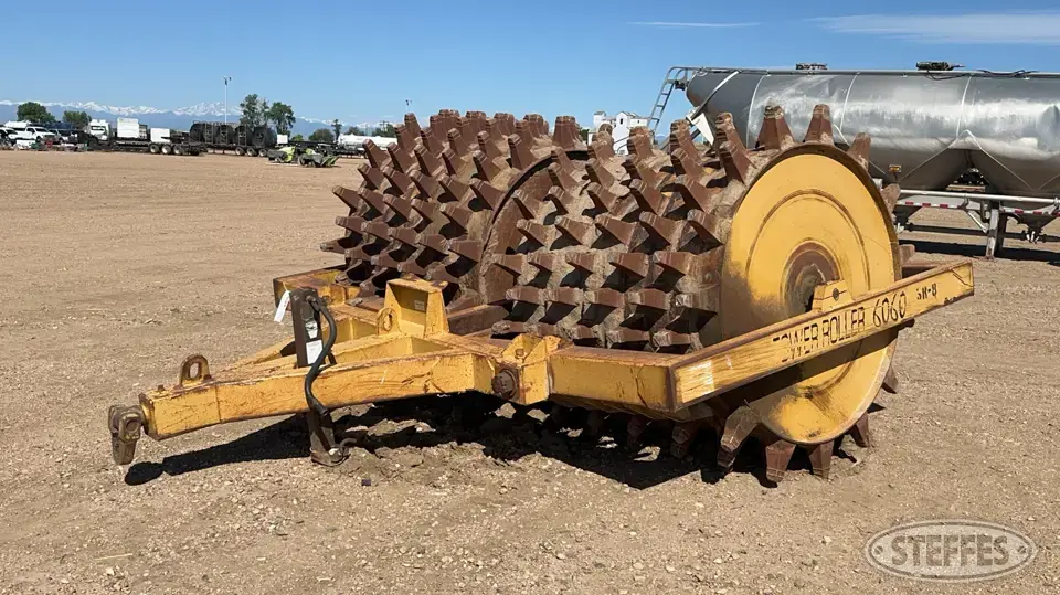 2005 RTI 6060 Pull-Type Padfoot Compactor
