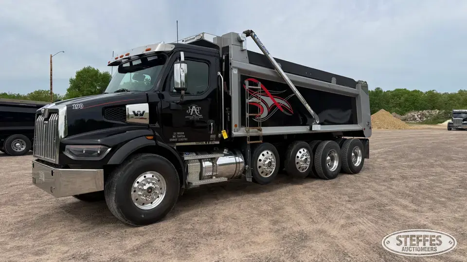 2023 Western Star 4900SB Dump Truck