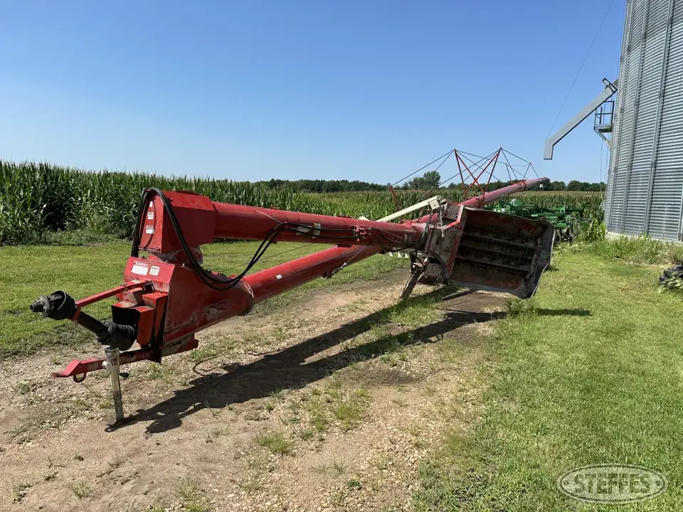 Buhler Farm King 1385 Swing Hopper Auger