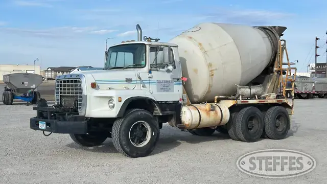 1980 Ford 9000