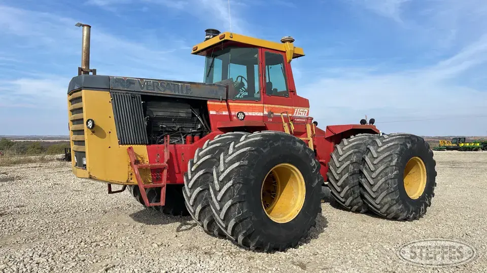 1982 Versatile 1150 4WD Tractor