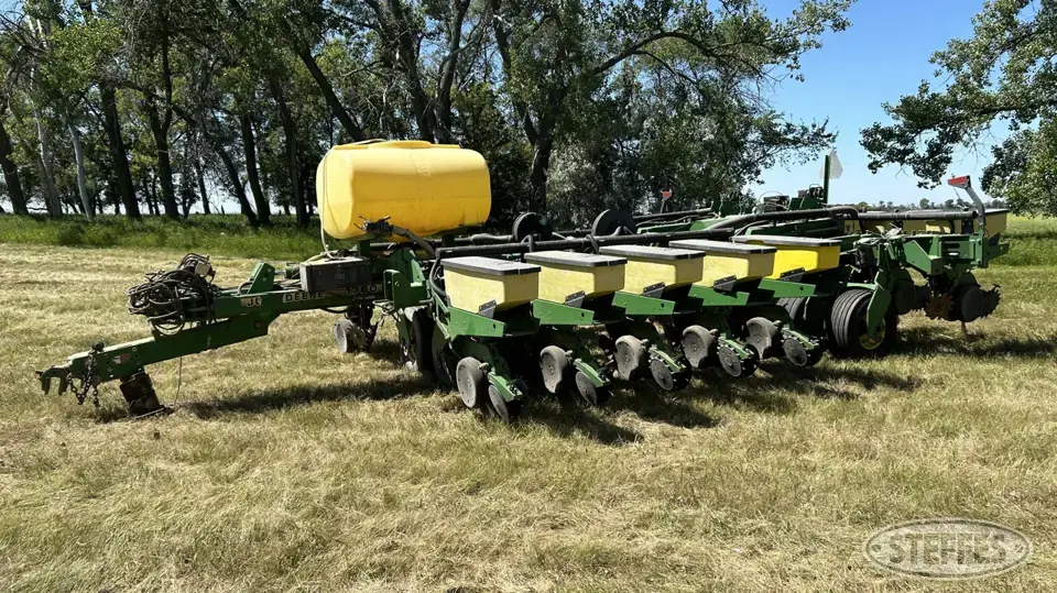 1997 John Deere 1780 12 or More Row Planter