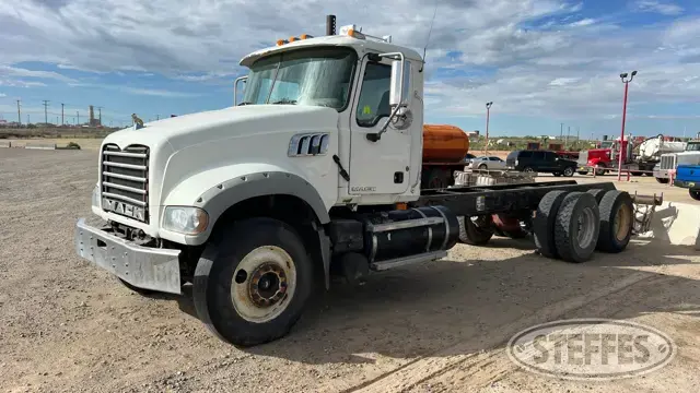 2008 Mack GU713