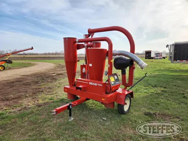 2014 Farm King 6640
