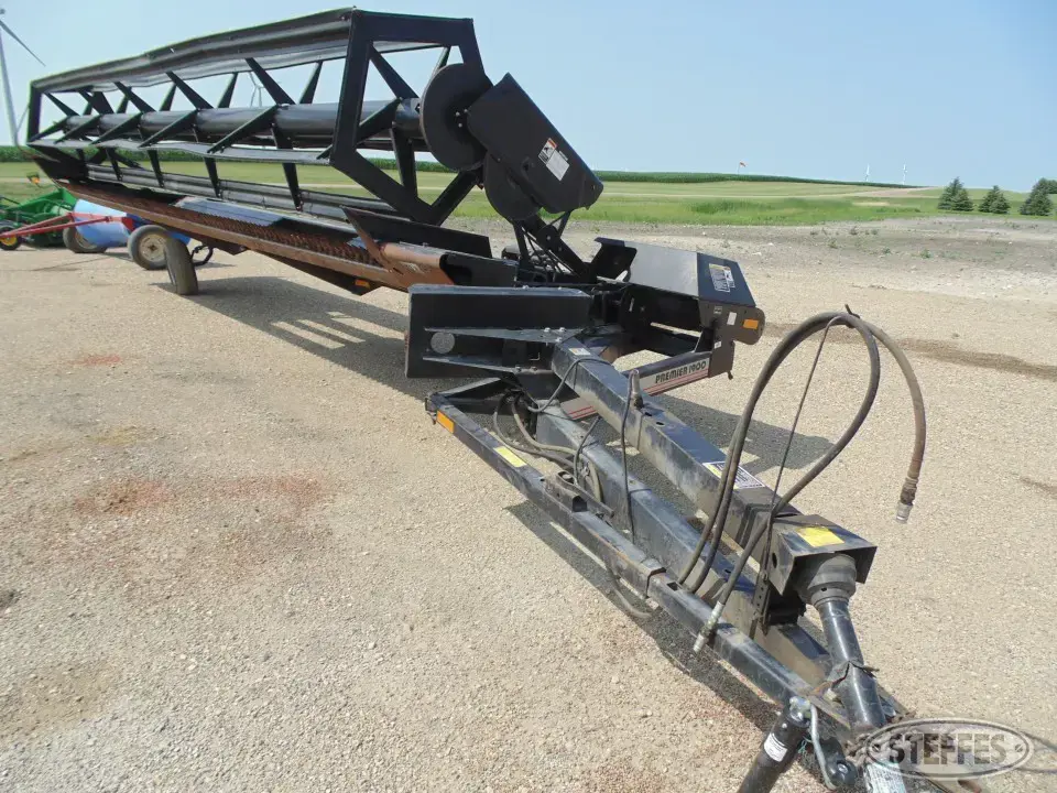 Premier 1900 Pull-Type Swather