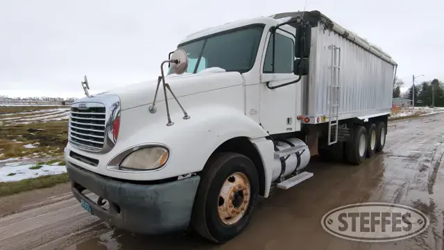 2004 Freightliner Columbia