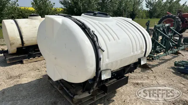 400 gal. front mount tank
