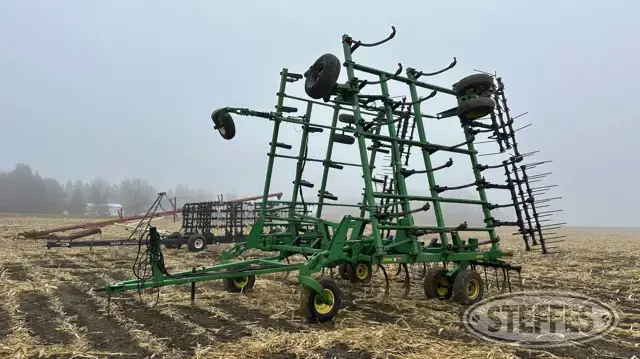 John Deere 2400