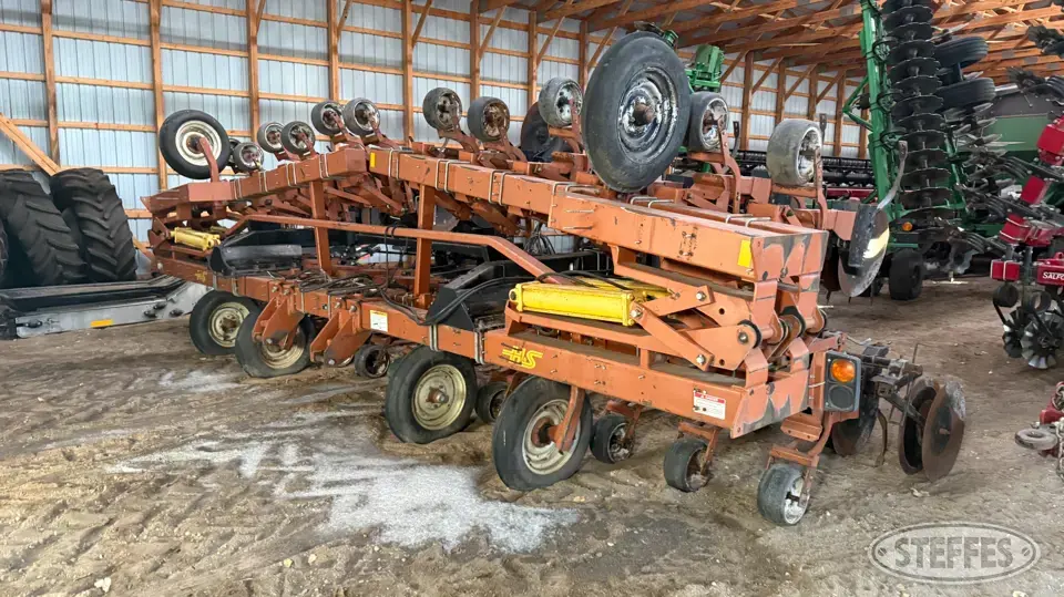 2001 H&S Row Crop Cultivator