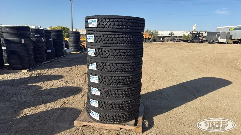 (8) Invovic FM750 11R22.5 tires Truck Tire