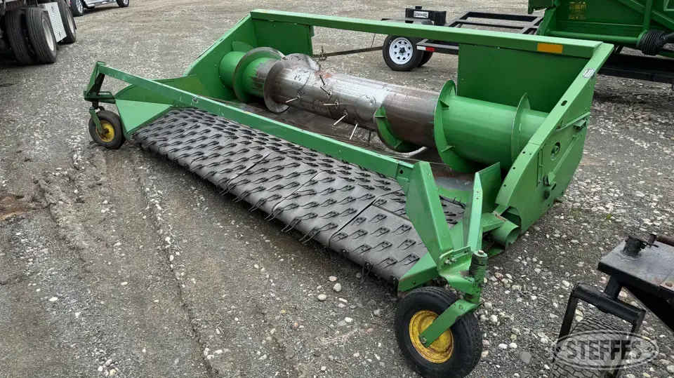 John Deere 212 Pickup Head