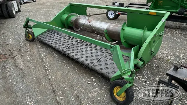 John Deere 212