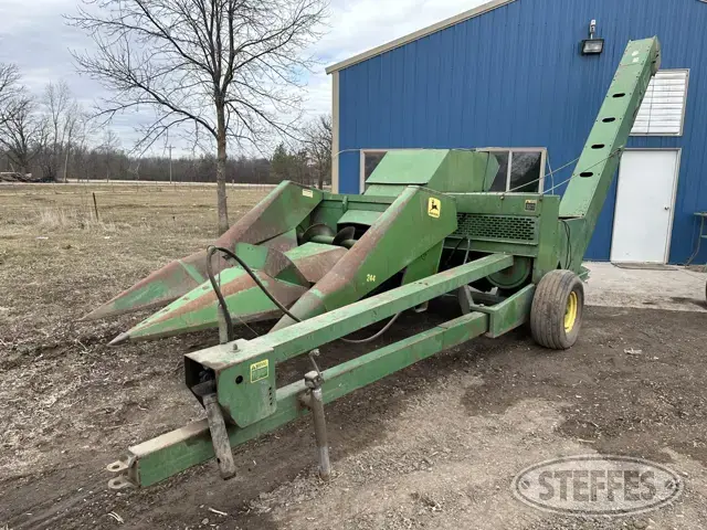 John Deere 300