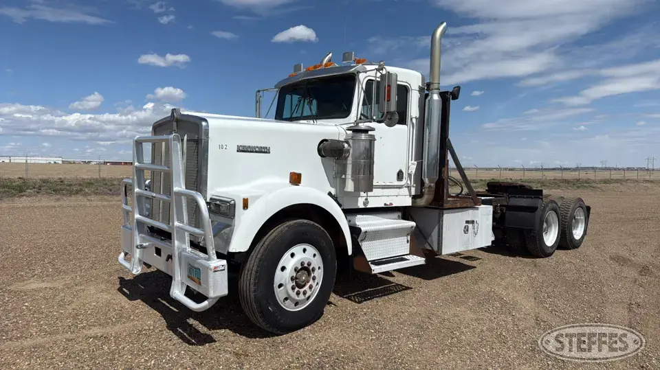1991 Kenworth W900B Conventional Truck without Sleeper
