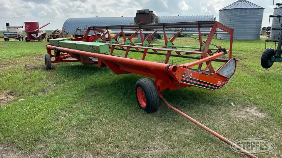 Owatonna Custom 245 Pull-Type Swather
