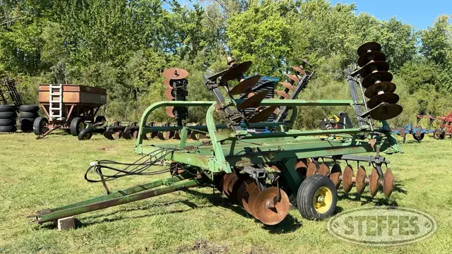 John Deere 230