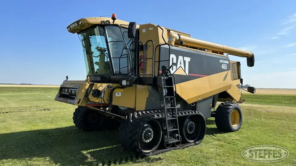 2000 CAT Lexion 465 Combine