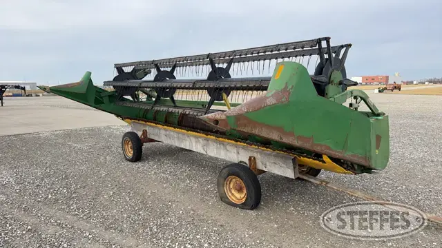 John Deere 220