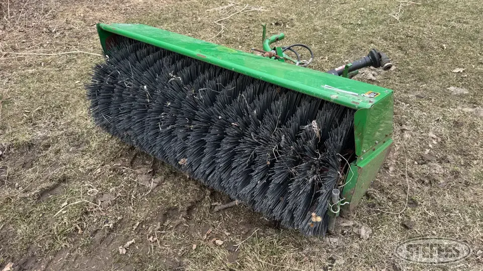 John Deere 60 HD Broom