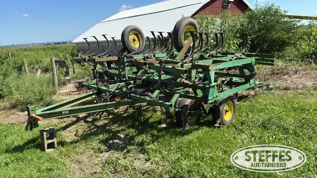 John Deere 1010