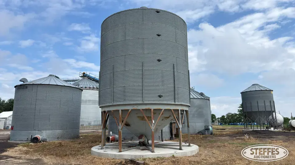 Co-op galvanized hopper bin