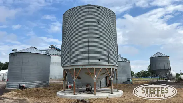 Co-op galvanized hopper bin