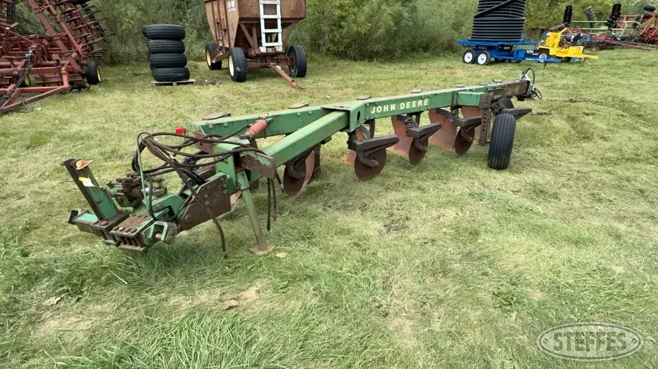 John Deere 2600 Plow