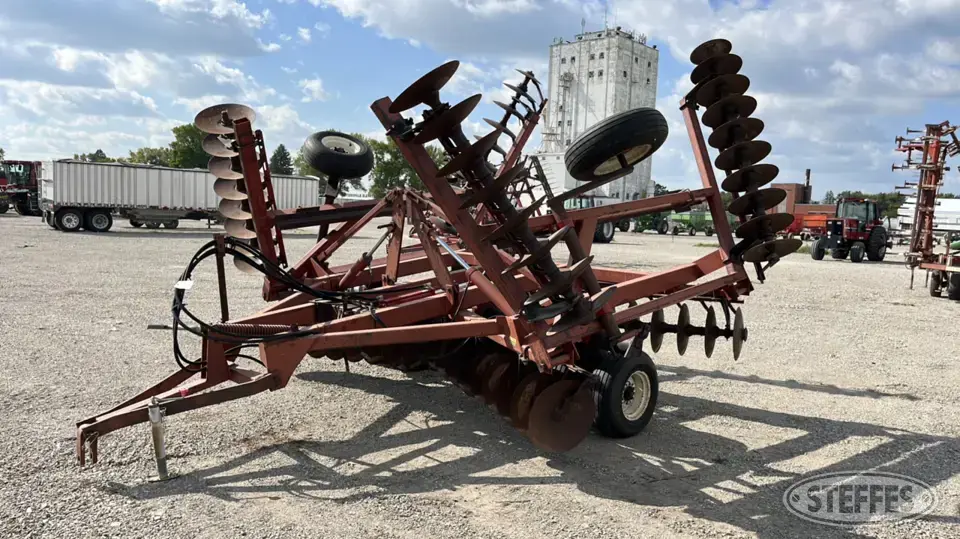 International 490 Disc