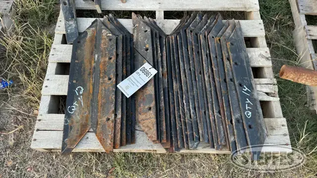 (26) Orthman plow lays