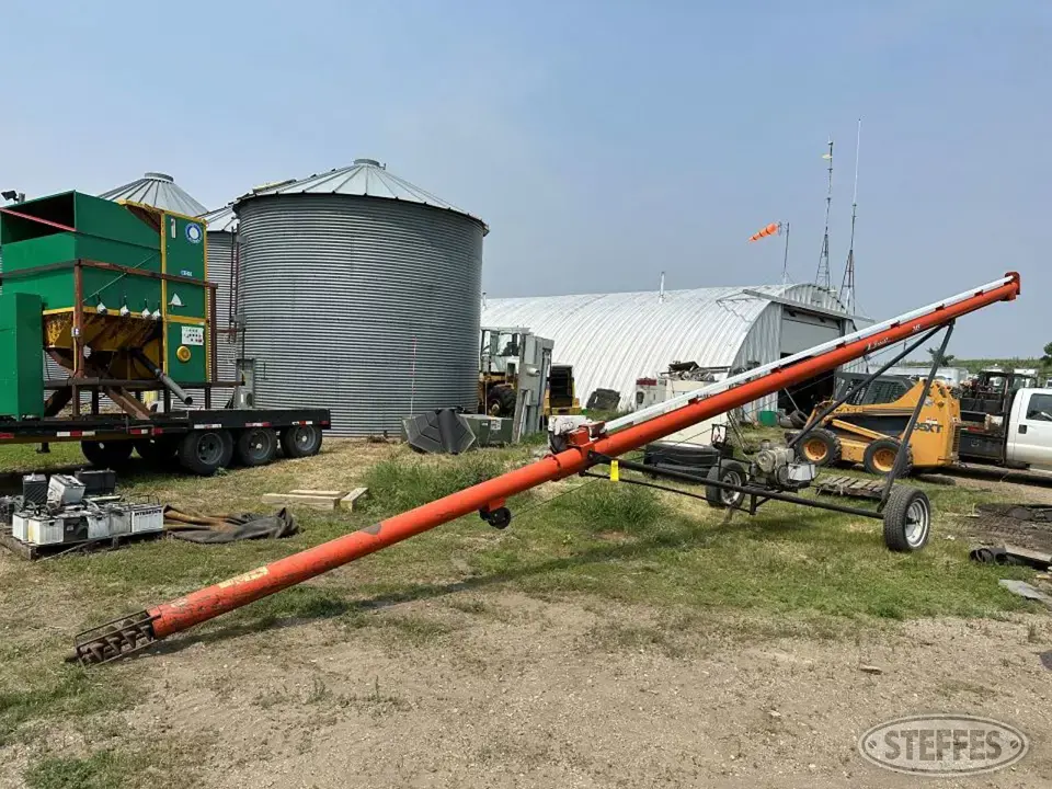 Brandt 745 Straight Auger