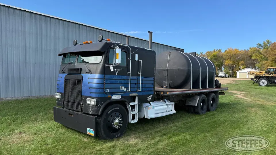 1988 Freightliner FLT Flatbed Truck