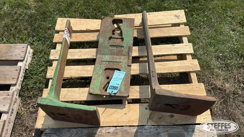 John Deere weight brackets & slab weight Tractor Part