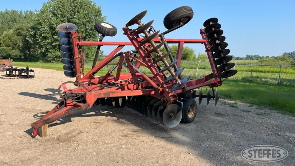 International 490 Disc