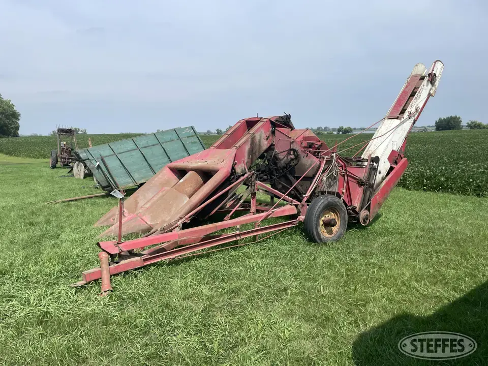 International No. 2 Pull-Type Harvester