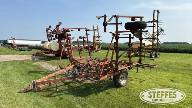 Field cultivator