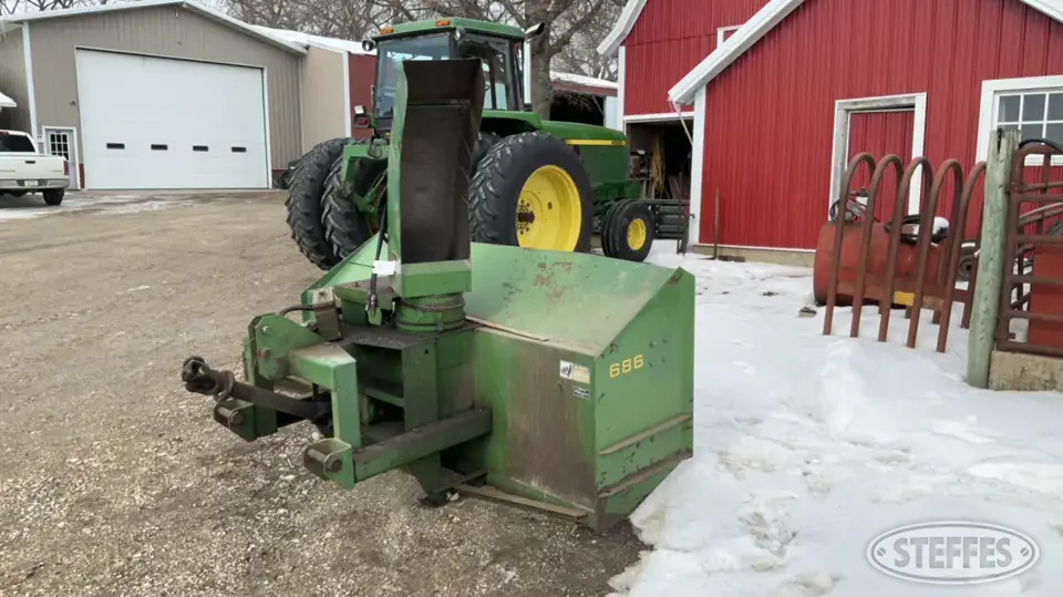 John Deere 686 3 Pt. Snowblower