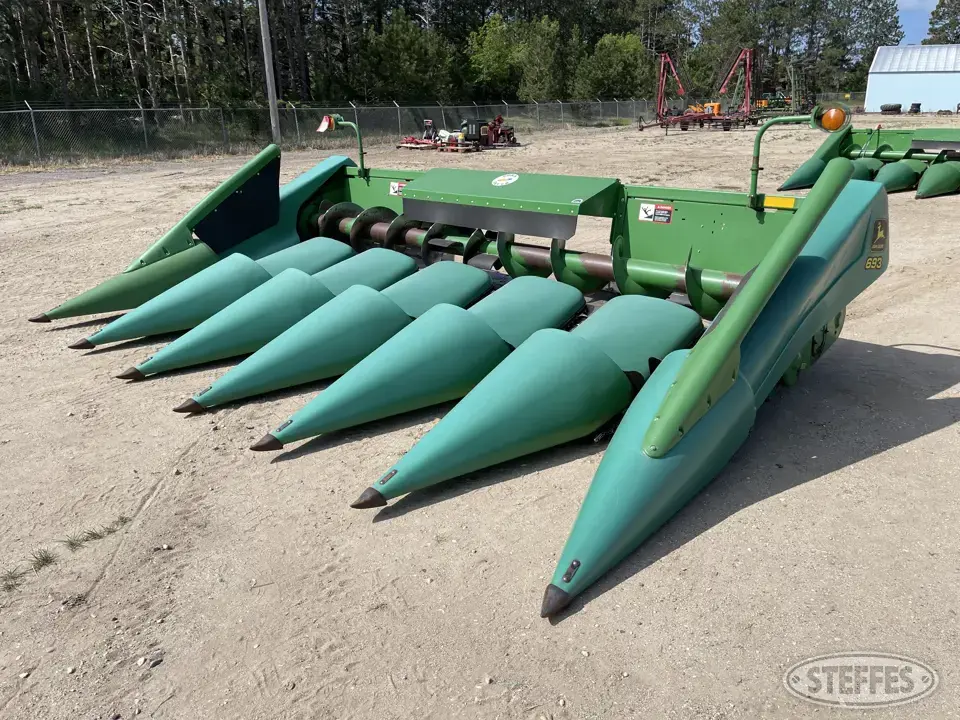 1996 John Deere 693 Corn Head
