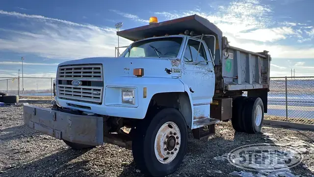 1993 Ford F700